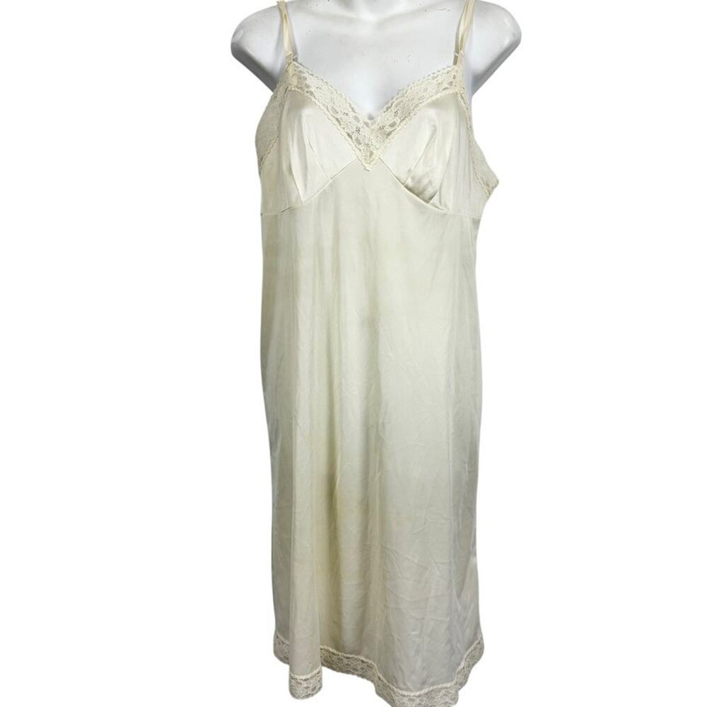 Vanity Fair Vintage Full Slip Dress Ivory Lace Trim V-Neck Babydoll USA Made S